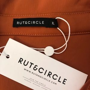 Beautiful Rut & Circle Blouse , xl, new with tags,